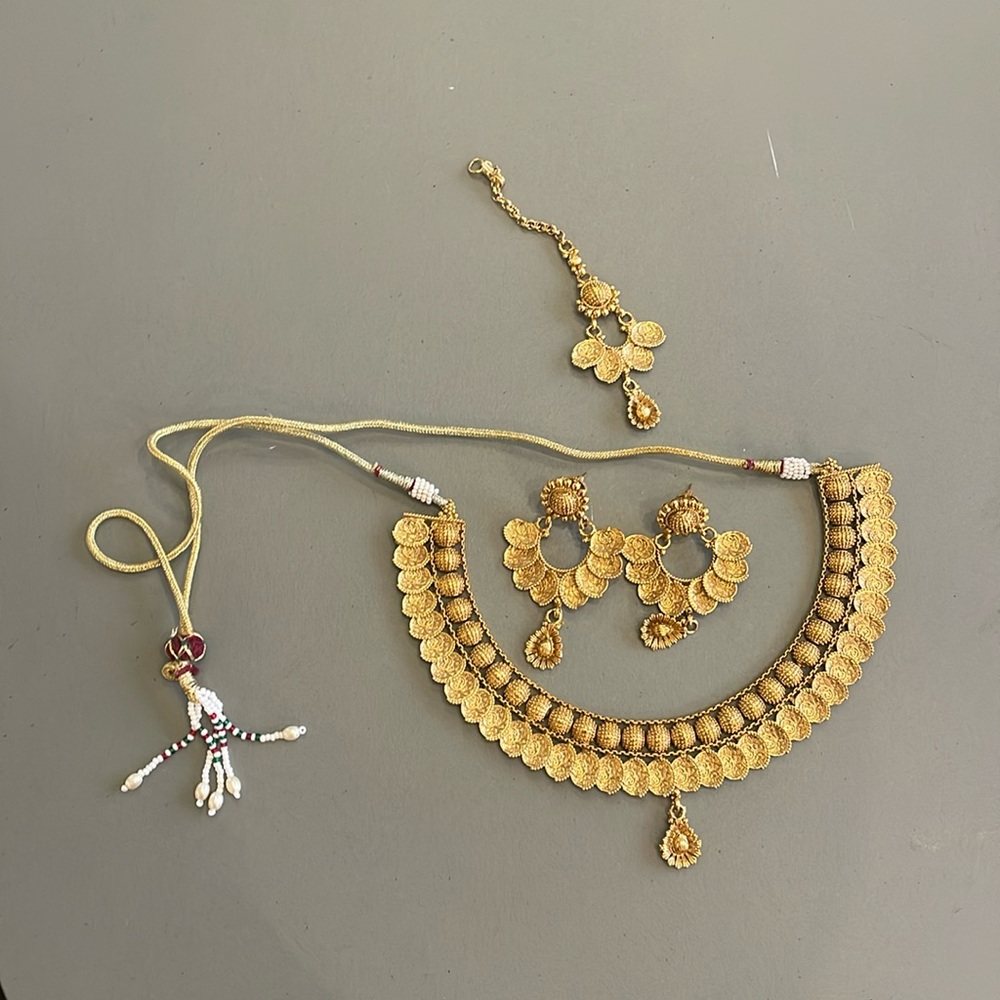 Indian wedding jewelry set
